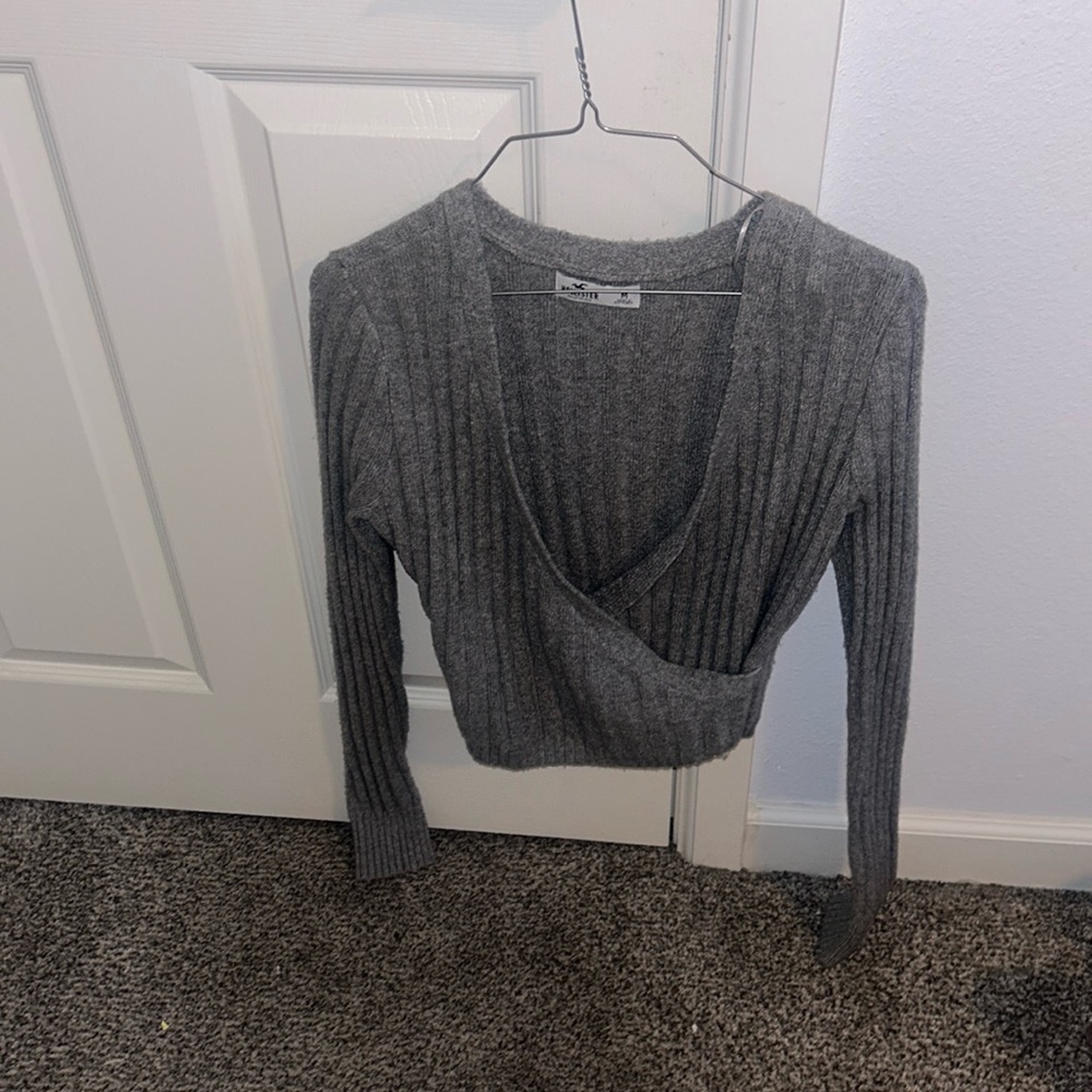 hollister sweater!